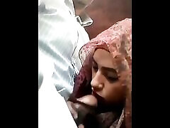 muslimisches hijab-mädchen saugen, bj