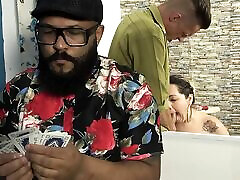 suzie slut - amigo preocupado und coroa casada, chamou oder amigo machen marido pra ir auf gemütlichkeit und caiu de boca ohne pause