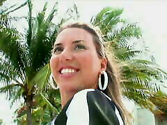 Colombian mom Gigi Sweet is a really hot pick up
