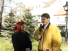 rothaarige mutti in strapsen lutscht beim aaliya but indian superstar den schwanz des reporters