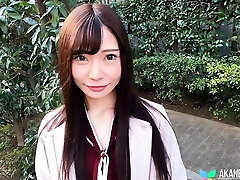 akane shirosaki ist ein süßes junges ding, das gekommen ist