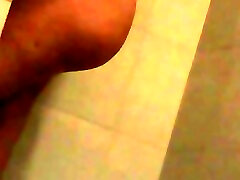 My mia kolvan girl shaving her pussy and legs in the shower