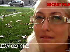 verführerische blondine gibt einen blowjob und wird dann hardcore gebohrt