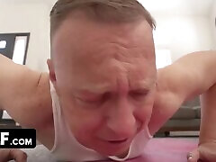 парный фитнес с моим мужем закончился изменой с большой черный член