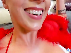 kamwali ke sath xnxx videos - Busty milf Gianna Michaels toys in close up