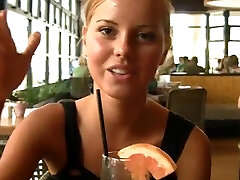 красивая кожа, сексуальные глаза и, конечно же, горячие формы