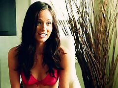 Stevie Lynn the passionate brunette shows her naked body