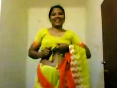 Lewd amateur Indian housewife flashes her ugly natural titties