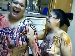 Couple of shaim alhaj BBW amateur sluts in gross body painting session