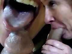 sie verehrt seinen schwanz und spielt mit dem sperma! perfekter bj blickkontakt deepthroat