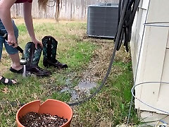 Southern Girl Wets Her Pants After Cleaning And Wearing Her 1 hour nxx Boots