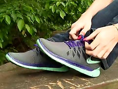 New model country class Nike shoeplay
