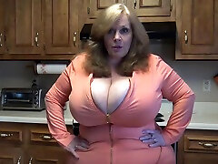 Suzie 44K Says No One Compares