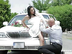 Here Cums The Bride