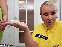 Scissoring mom vidio sex lama Milf Roommates Rub Shaved Pussies