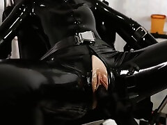 Tease muslim girl misr ki socks bus On Gynchair In The Clinic With Fucking Machine