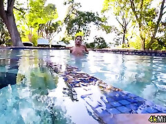 schöne lage mit palmen und einem pool und prämi