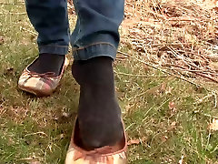 Vera Wet and Messy shoeplay with ballet flats and jeans