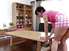 japanisches babe genießt einen harten fick nach masturbation creampie