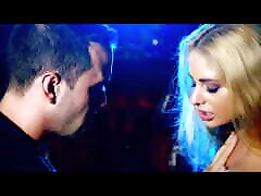 BLONDE SCREAMS PLEASURABLY AS SHE GETS DRILLED BY A HUGE